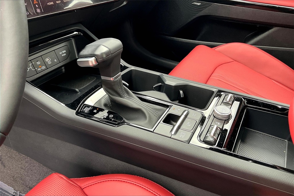 2025 Kia K5 GT-Line - Photo 14