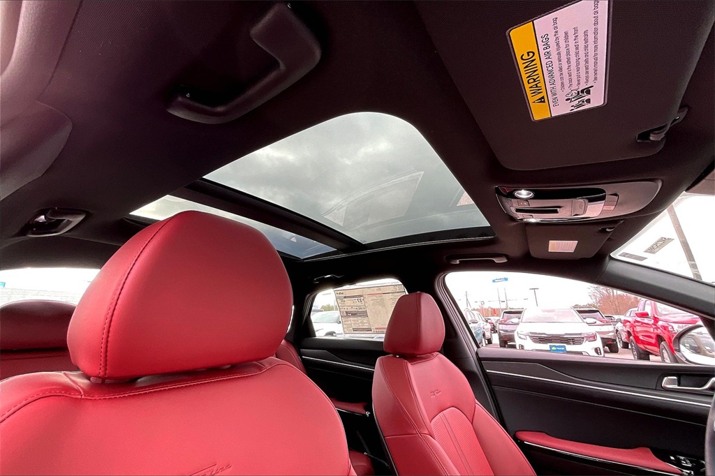 2025 Kia K5 GT-Line - Photo 16