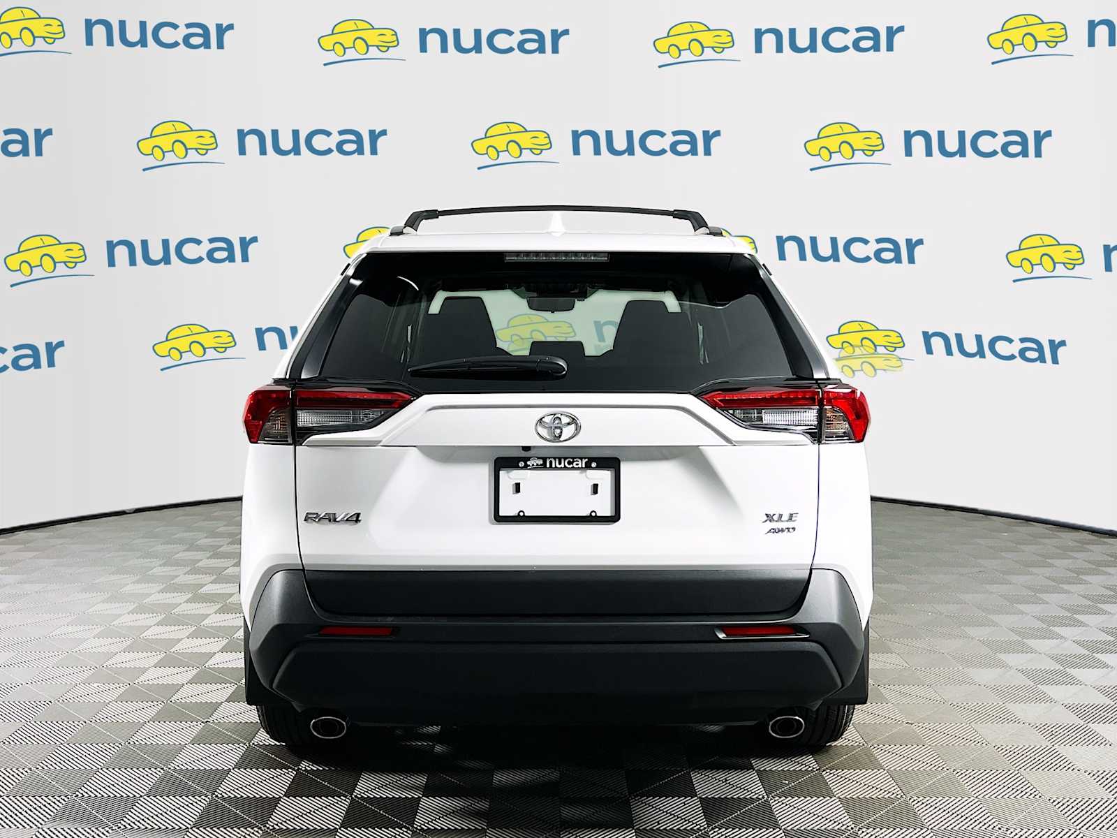 2025 Toyota RAV4 XLE - Photo 5