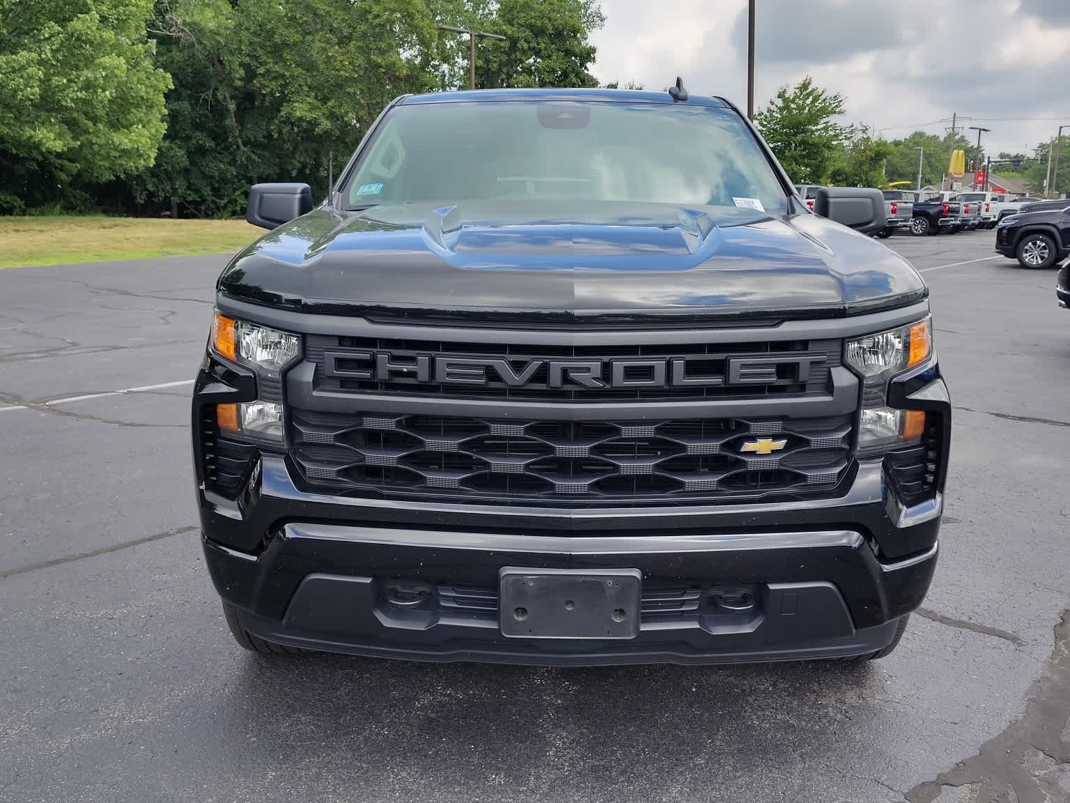 2023 Chevrolet Silverado 1500 Custom - Photo 2