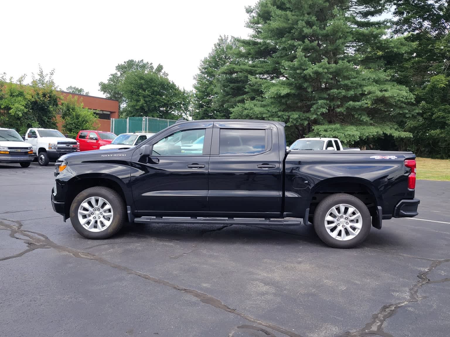 2023 Chevrolet Silverado 1500 Custom - Photo 4