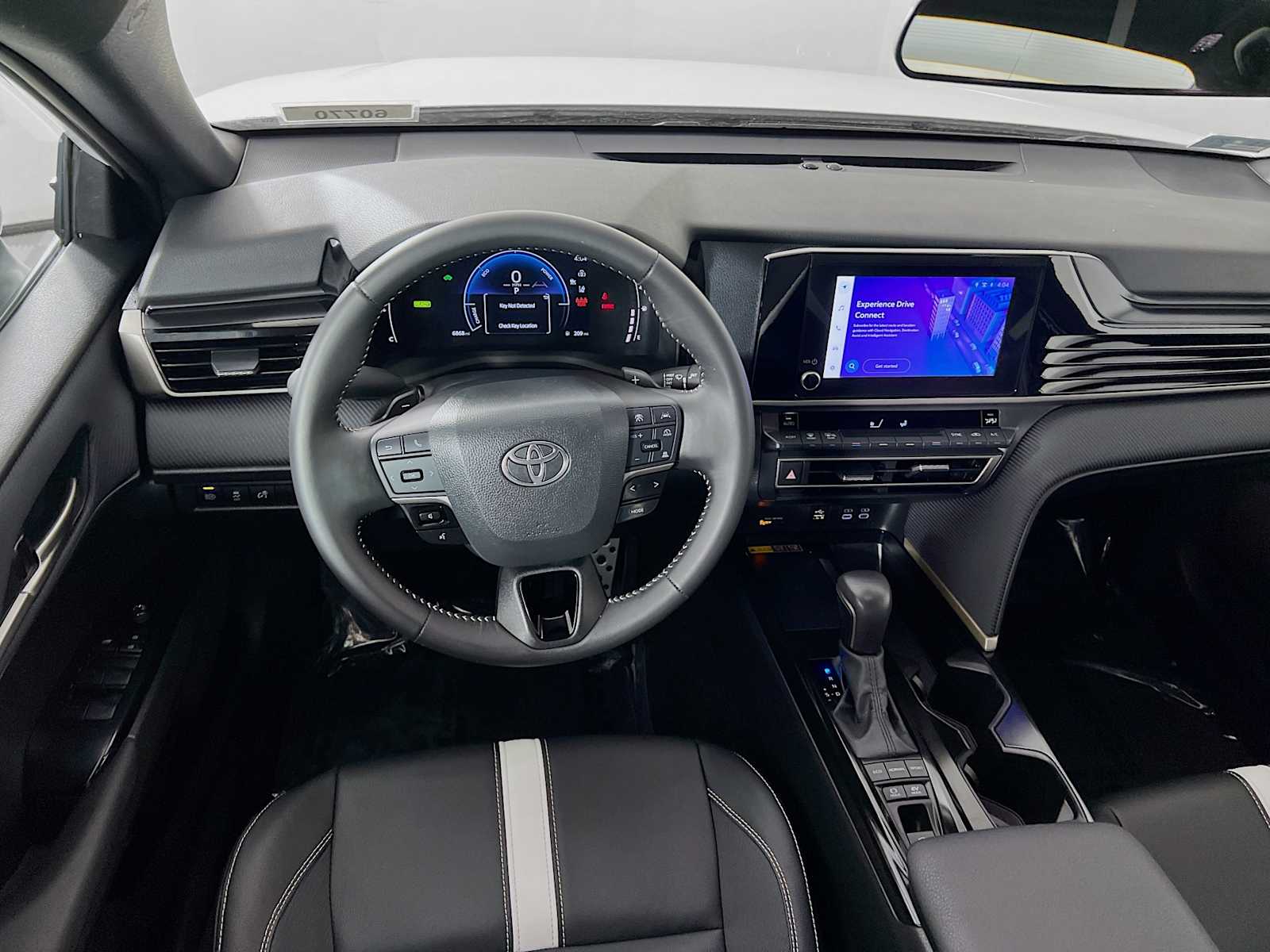 2025 Toyota Camry SE - Photo 22