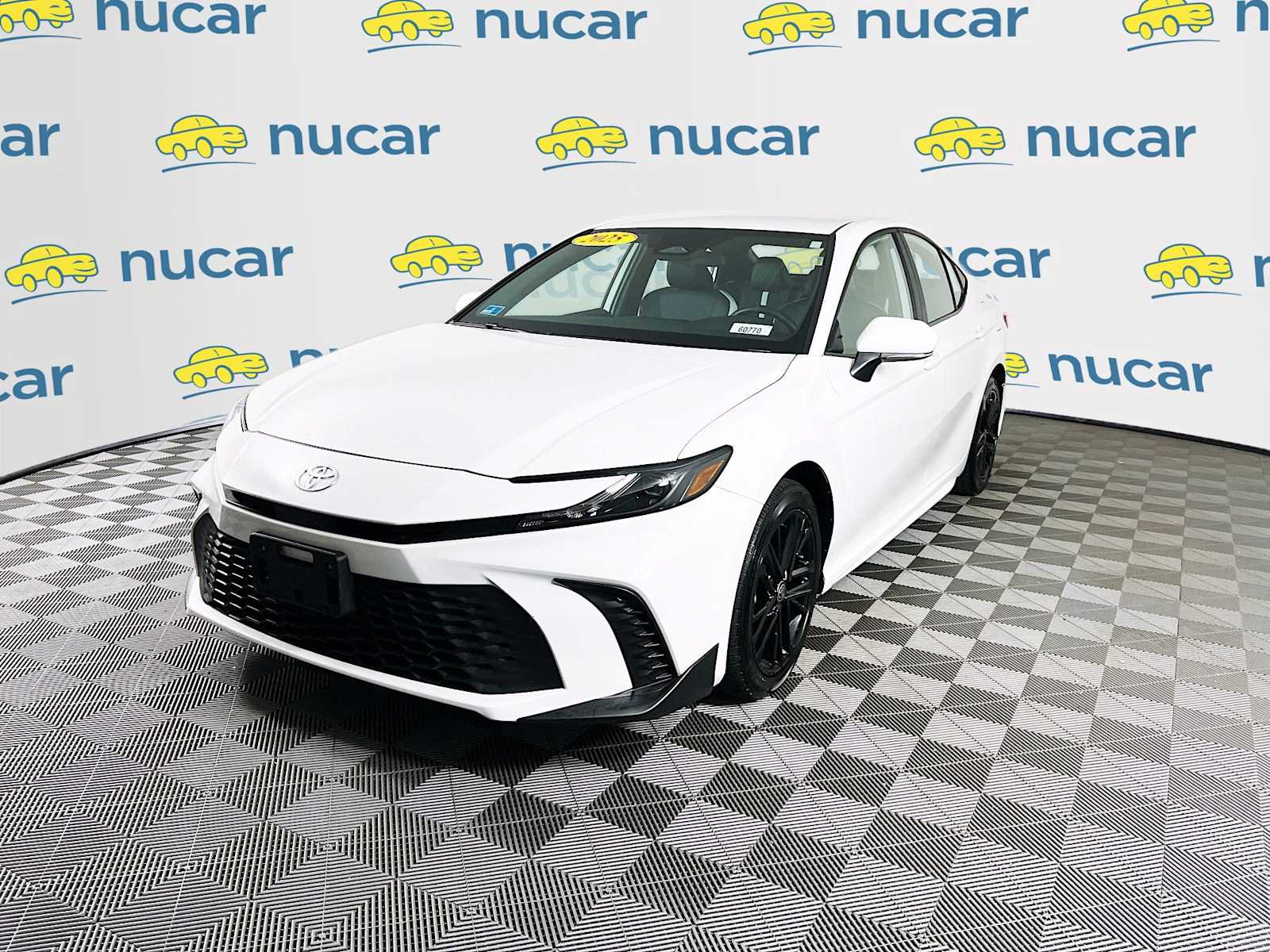 2025 Toyota Camry SE - Photo 3