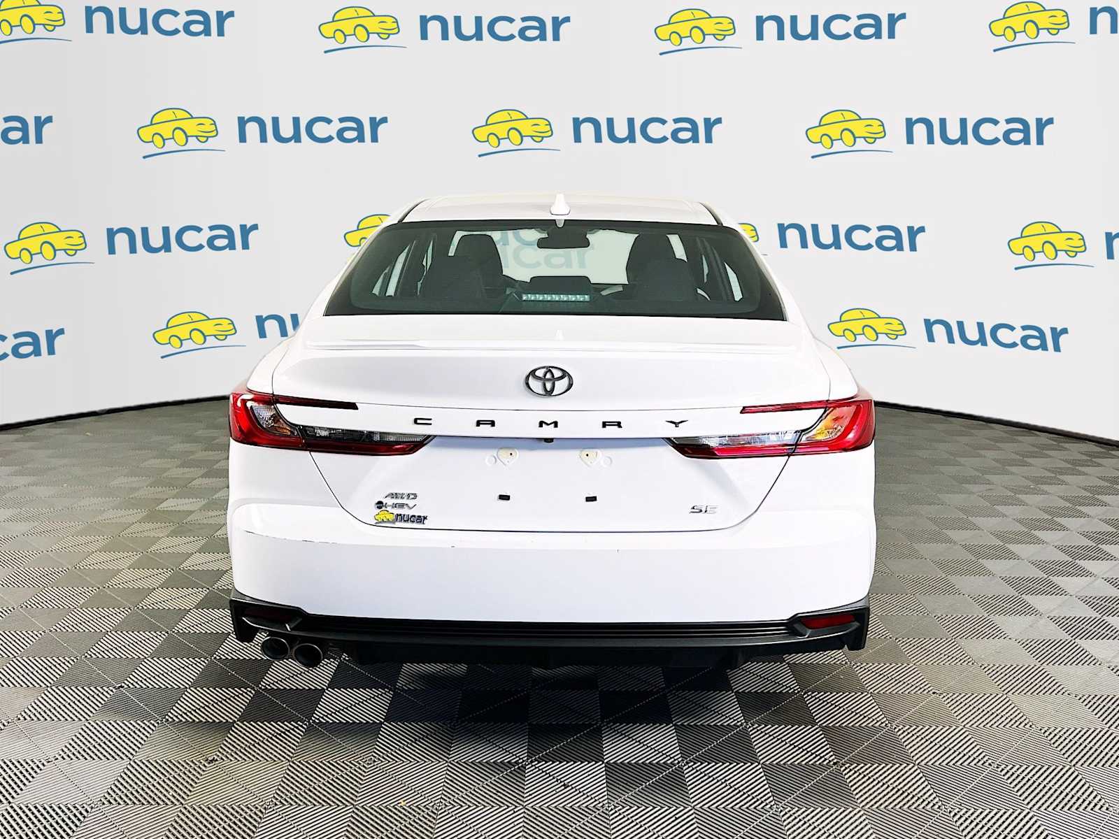 2025 Toyota Camry SE - Photo 6