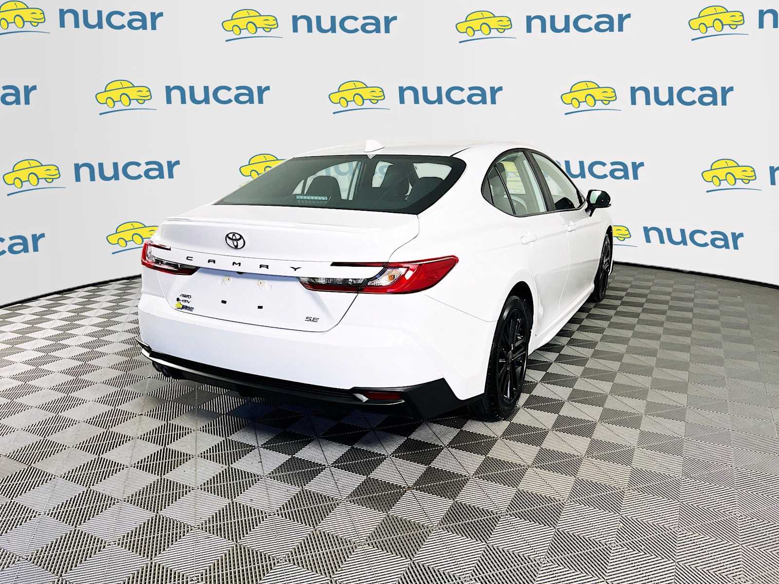 2025 Toyota Camry SE - Photo 7