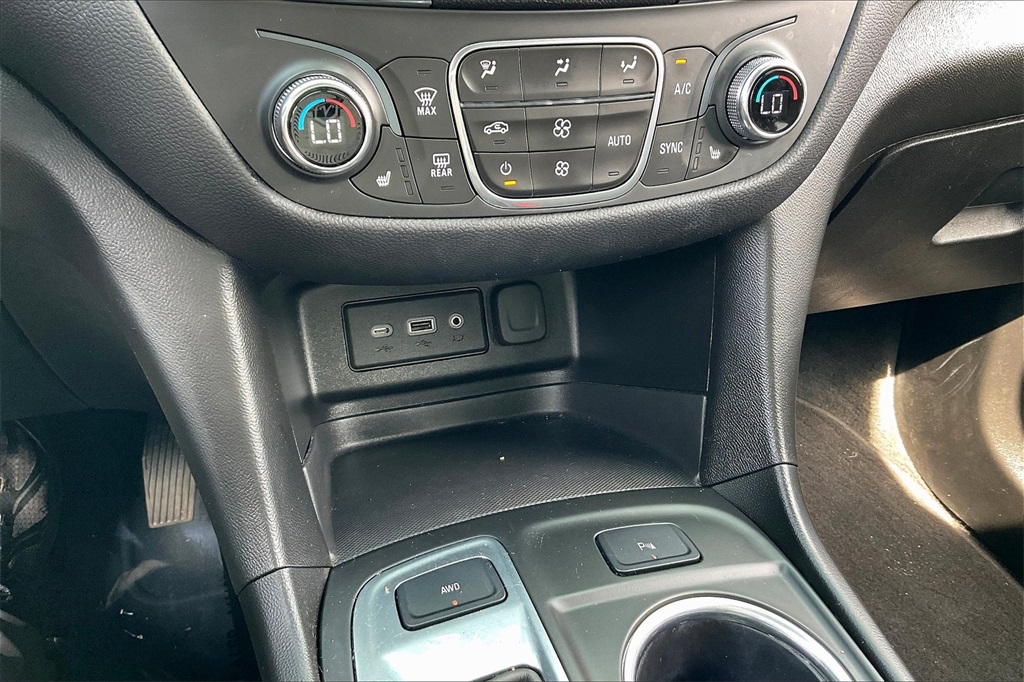 2022 Chevrolet Equinox LT - Photo 24
