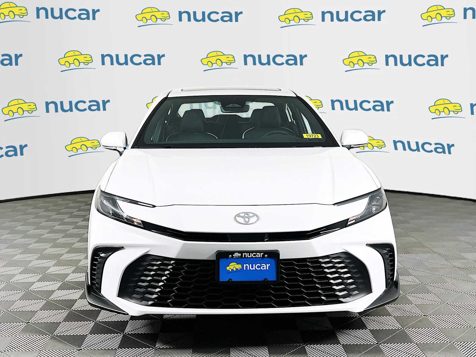 2025 Toyota Camry SE - Photo 2