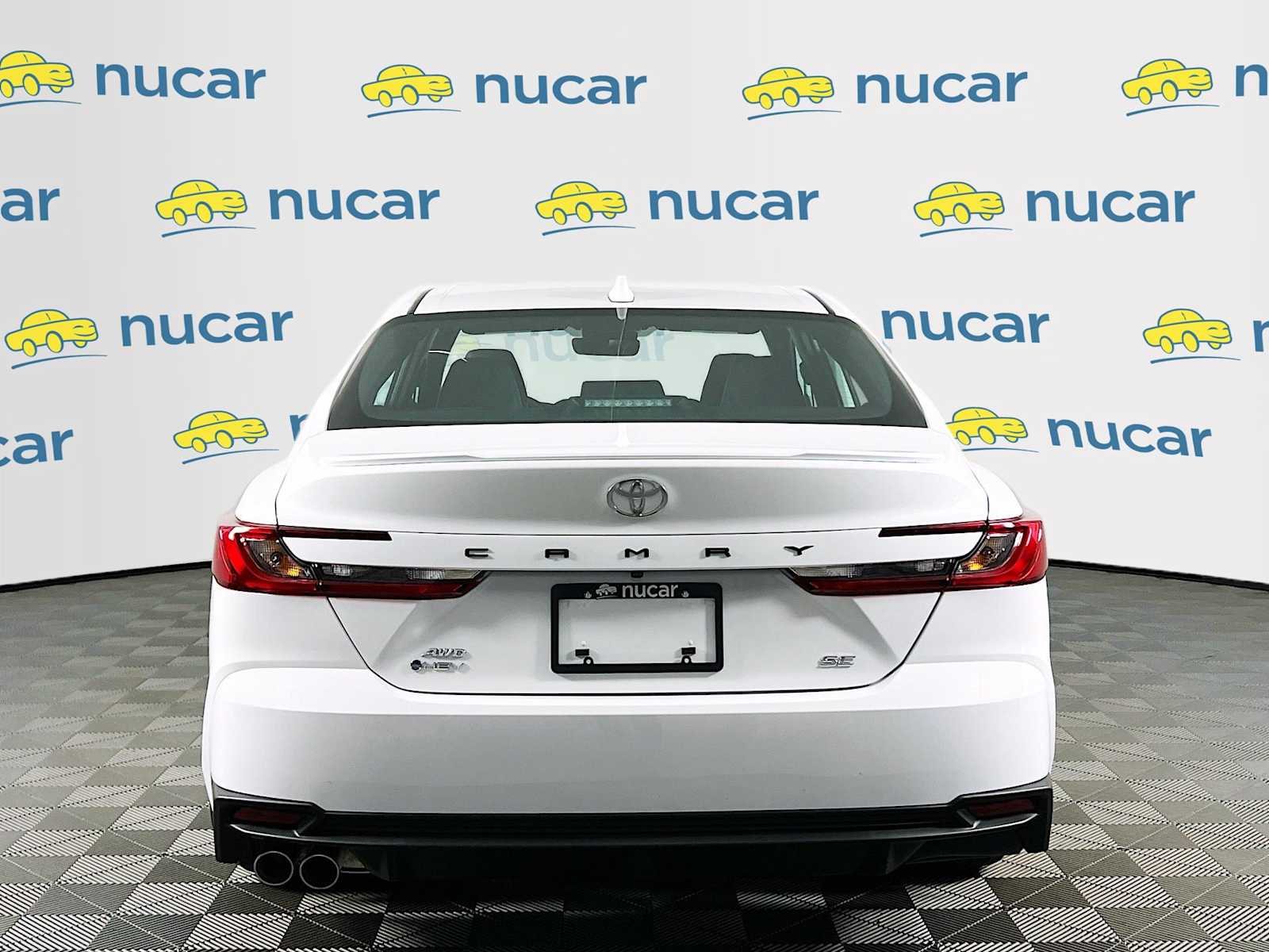 2025 Toyota Camry SE - Photo 5