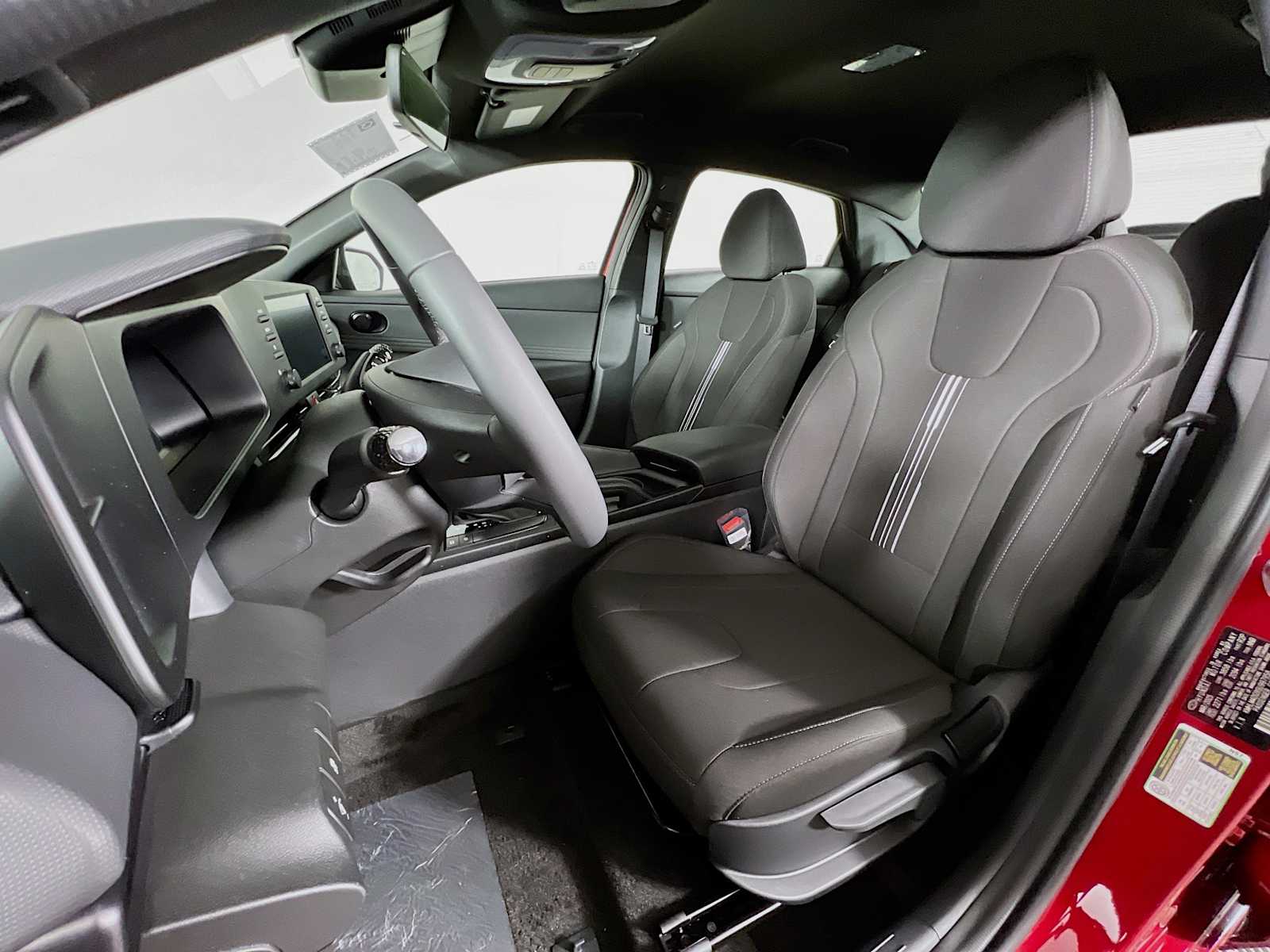 2025 Hyundai Elantra SEL Sport - Photo 12