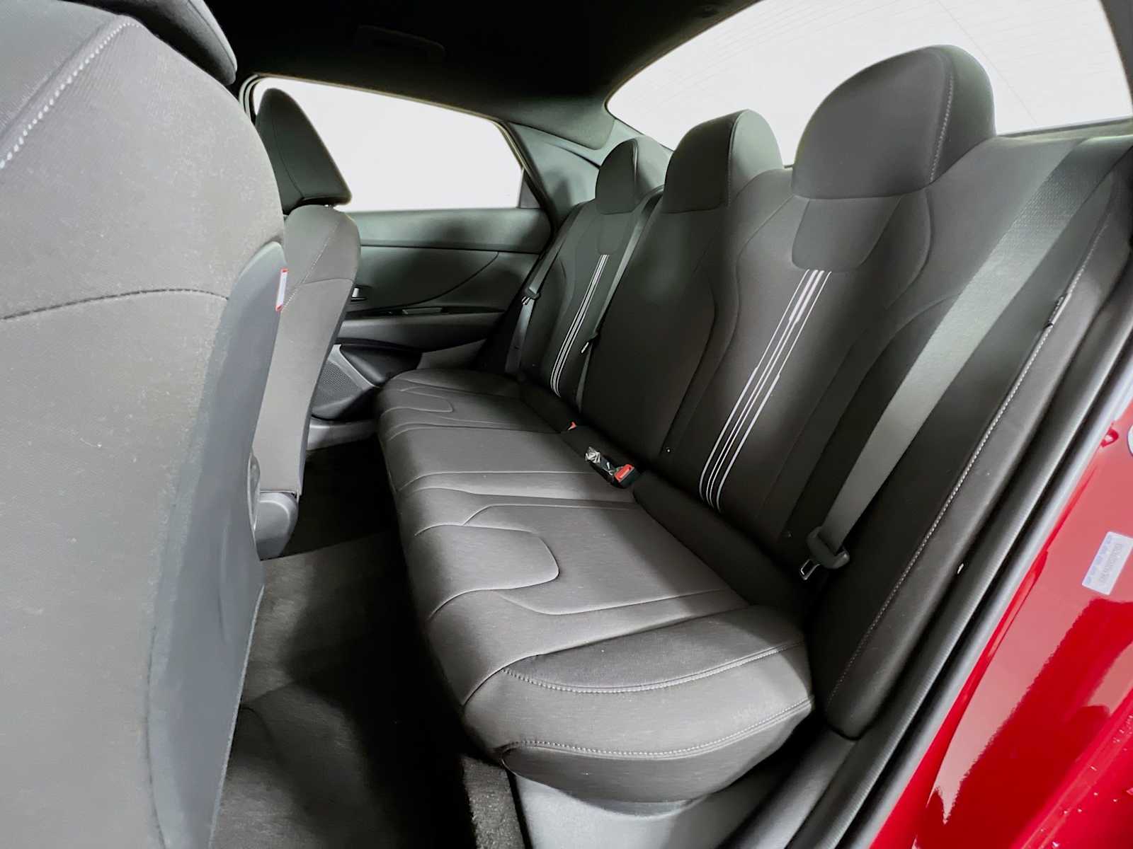 2025 Hyundai Elantra SEL Sport - Photo 13