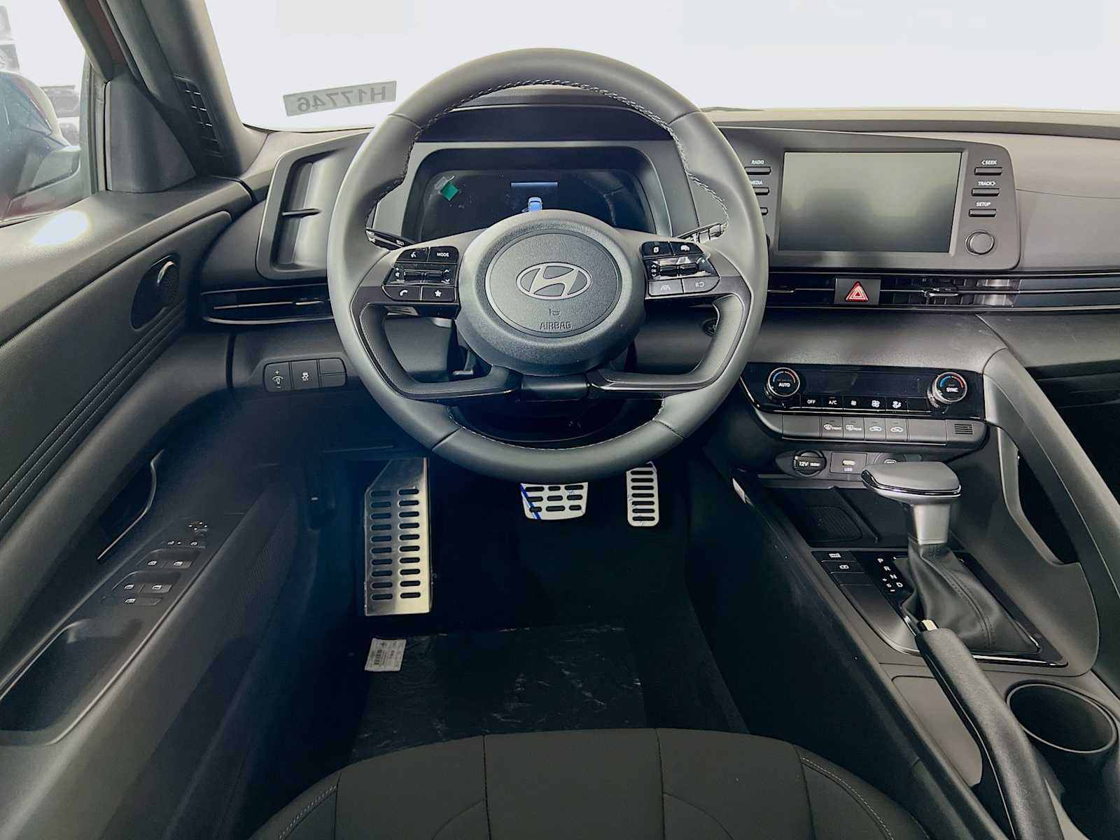 2025 Hyundai Elantra SEL Sport - Photo 14