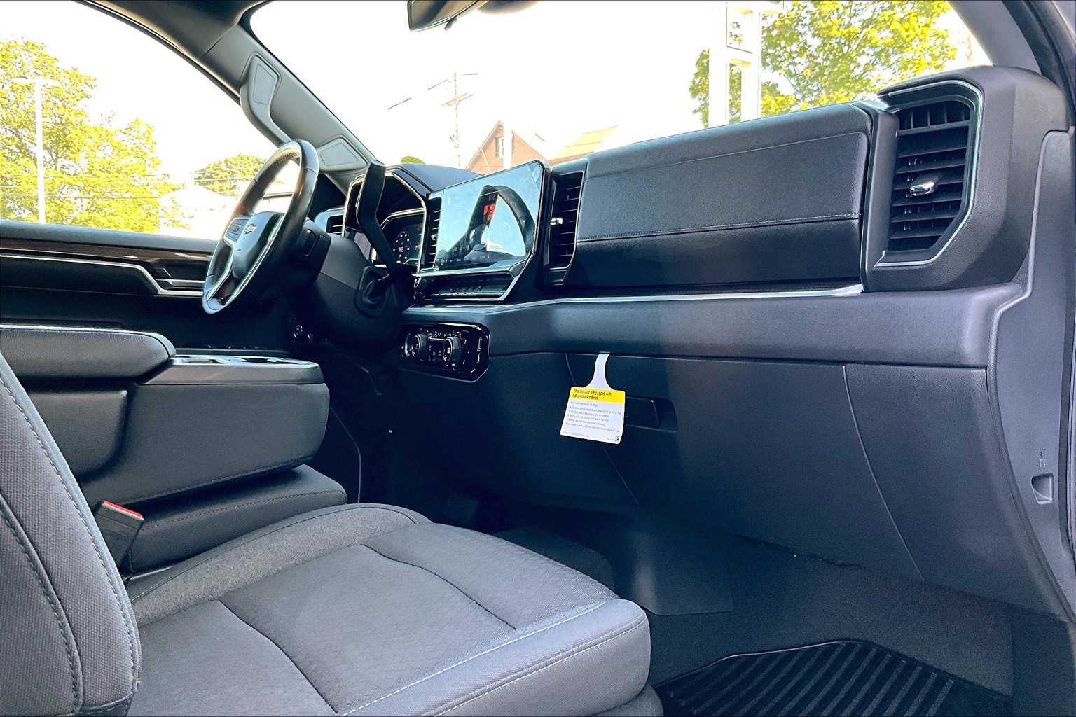 2022 Chevrolet Silverado 1500 LT - Photo 14