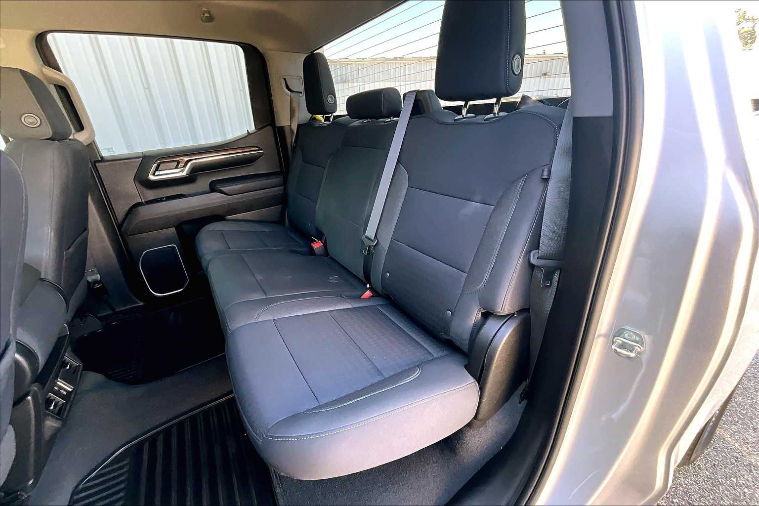 2022 Chevrolet Silverado 1500 LT - Photo 15