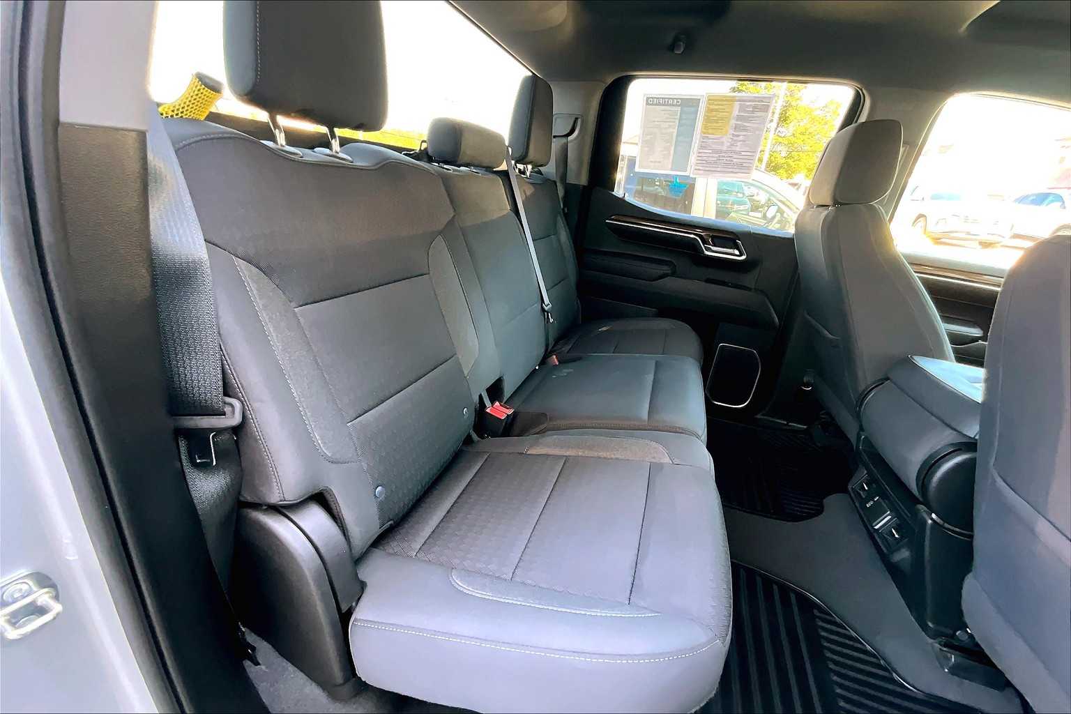 2022 Chevrolet Silverado 1500 LT - Photo 16