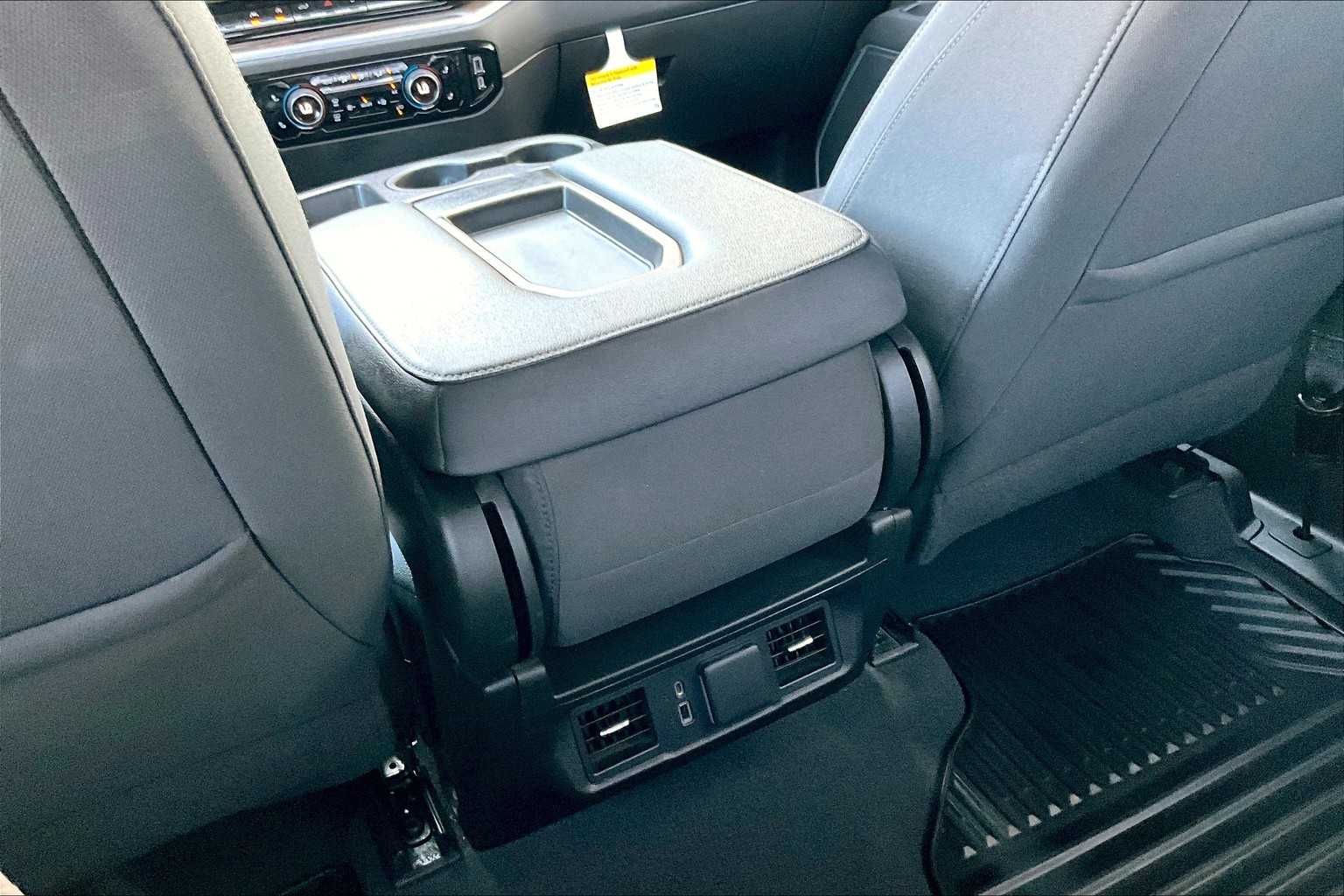 2022 Chevrolet Silverado 1500 LT - Photo 26