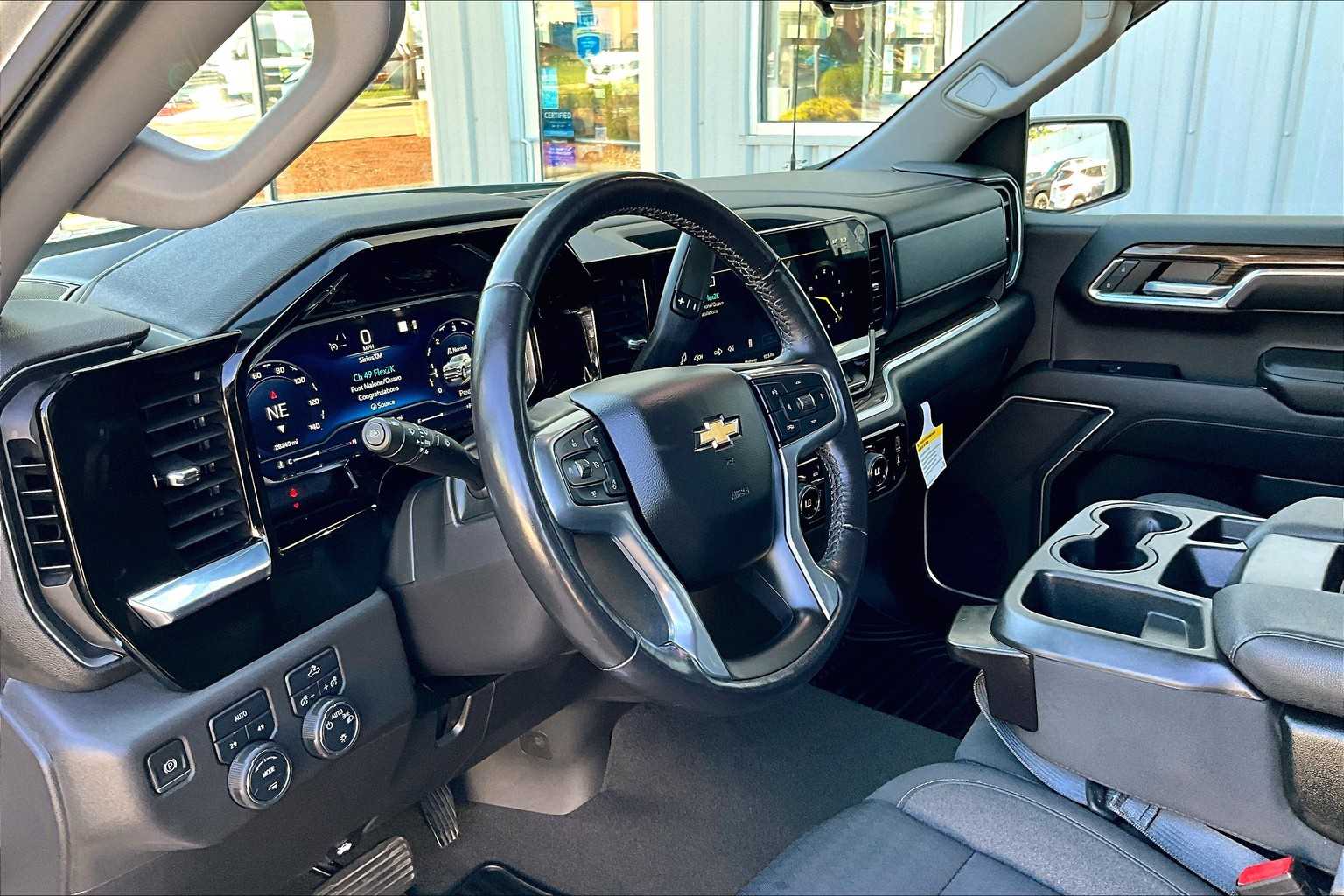 2022 Chevrolet Silverado 1500 LT - Photo 8