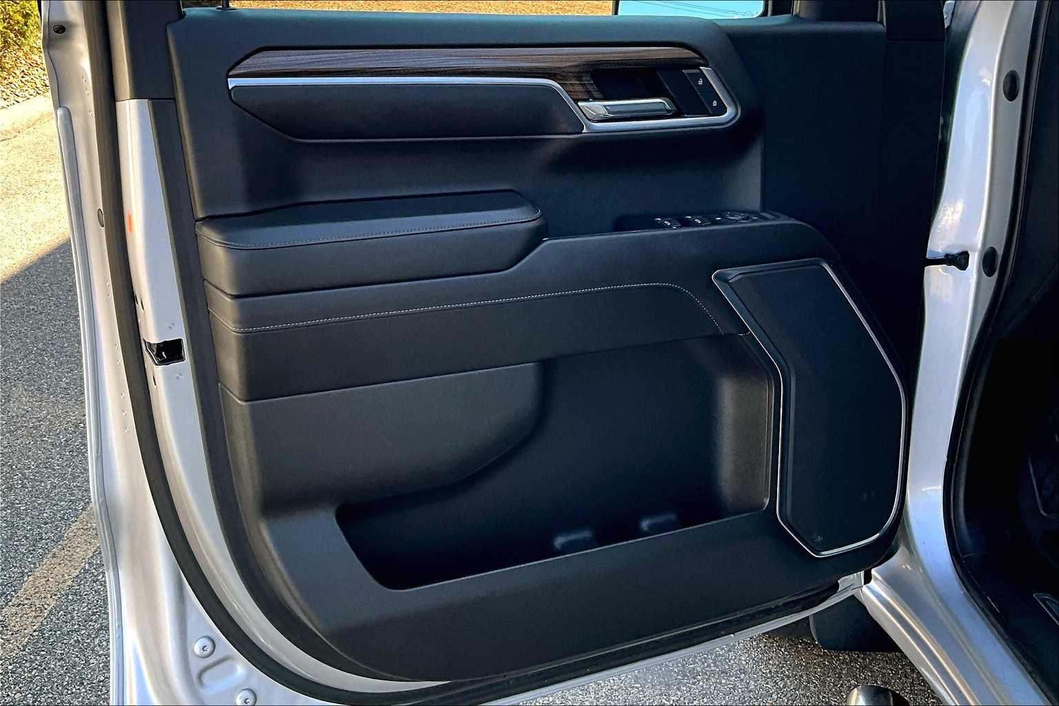 2022 Chevrolet Silverado 1500 LT - Photo 9