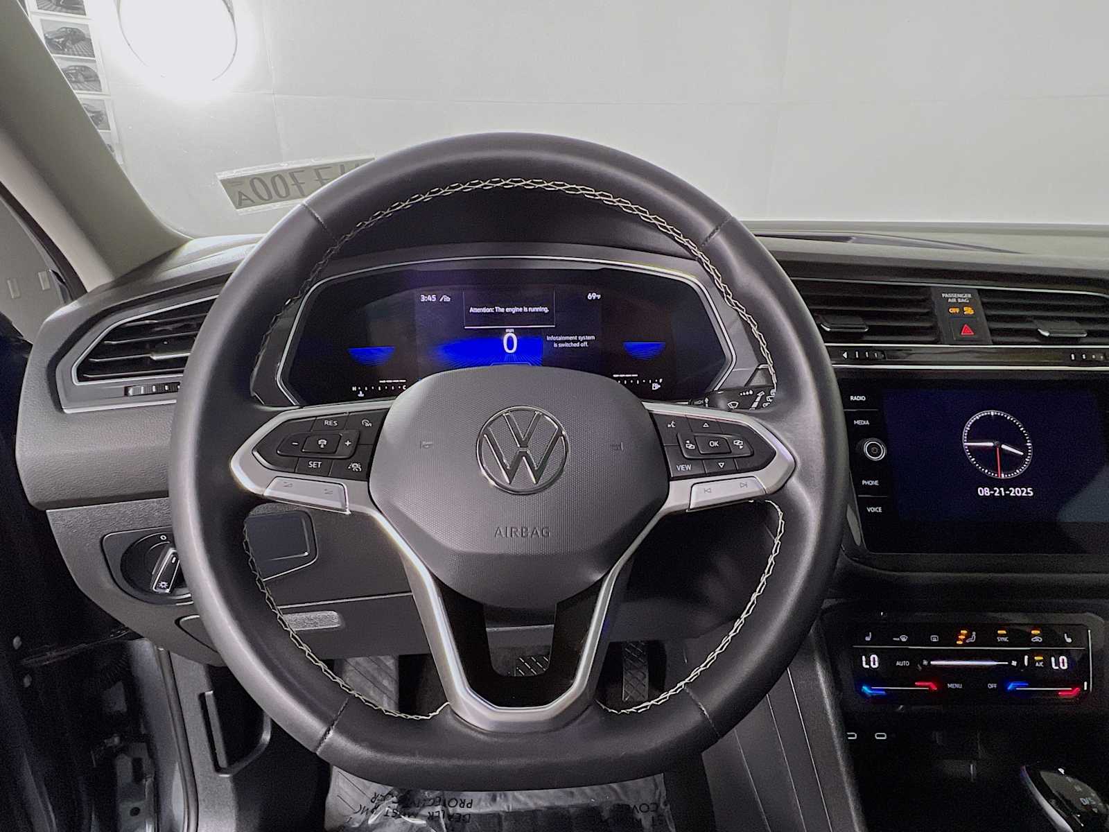 2022 Volkswagen Tiguan SE - Photo 11