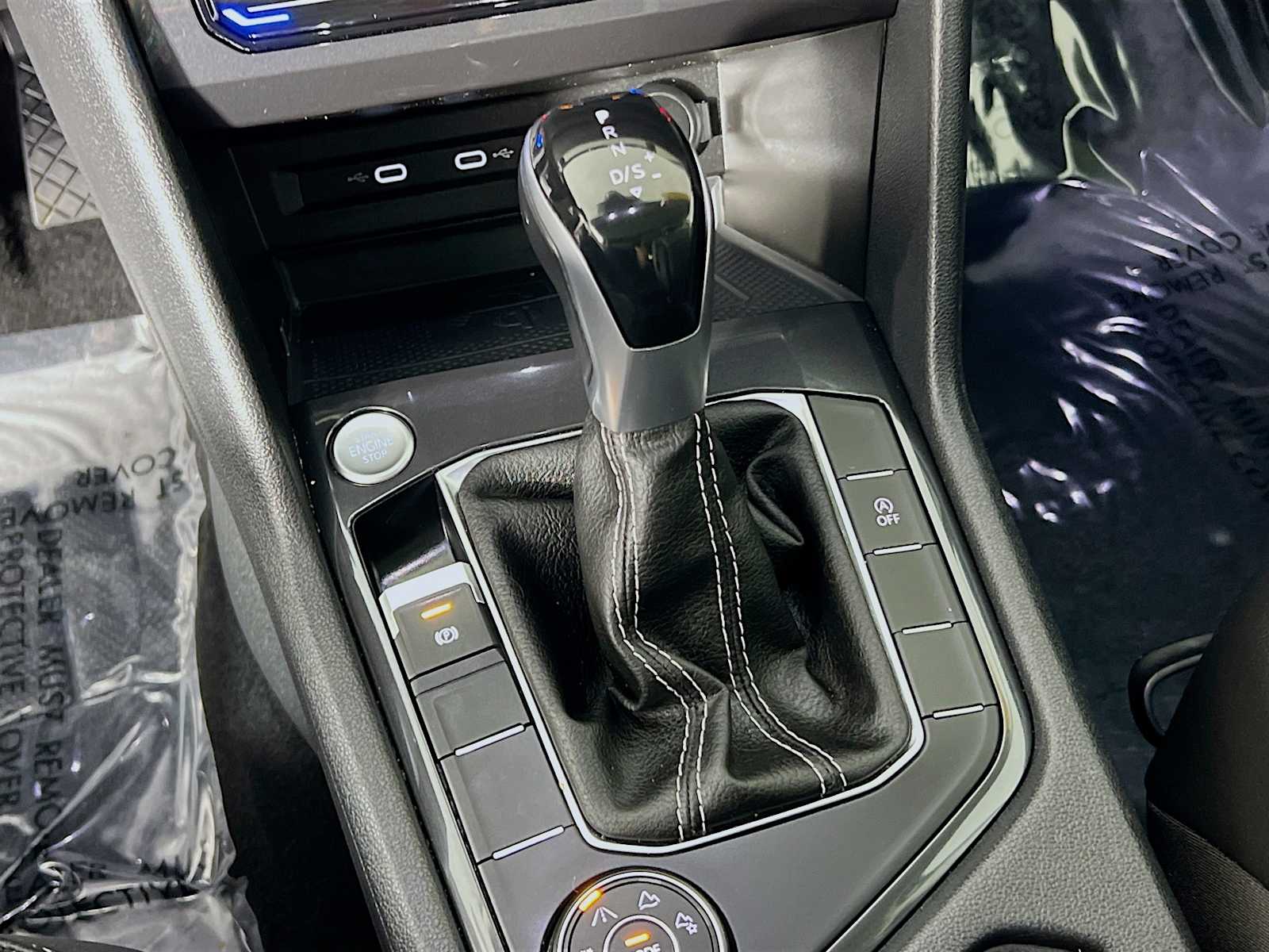 2022 Volkswagen Tiguan SE - Photo 16