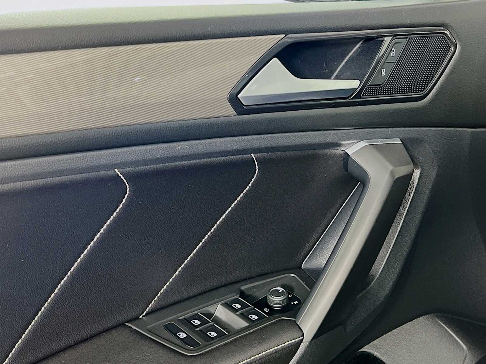 2022 Volkswagen Tiguan SE - Photo 17