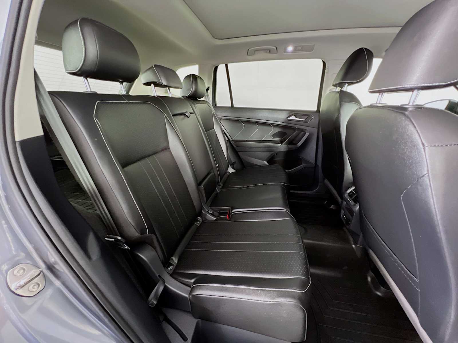 2022 Volkswagen Tiguan SE - Photo 28