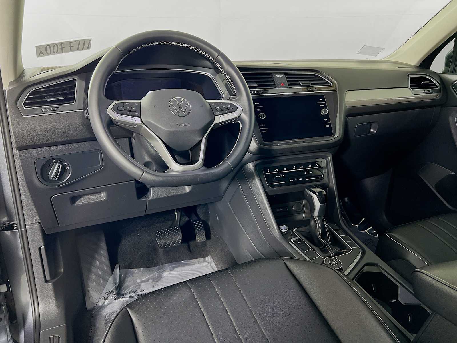 2022 Volkswagen Tiguan SE - Photo 9