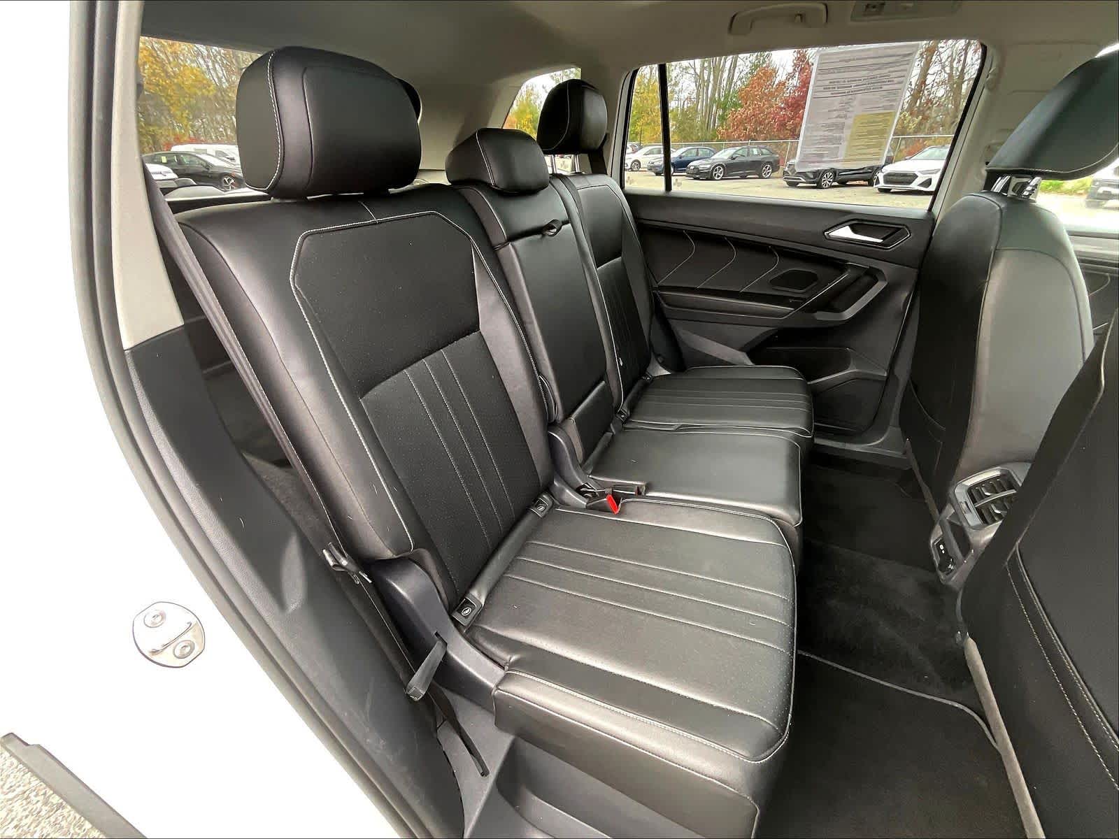 2022 Volkswagen Tiguan SE - Photo 16