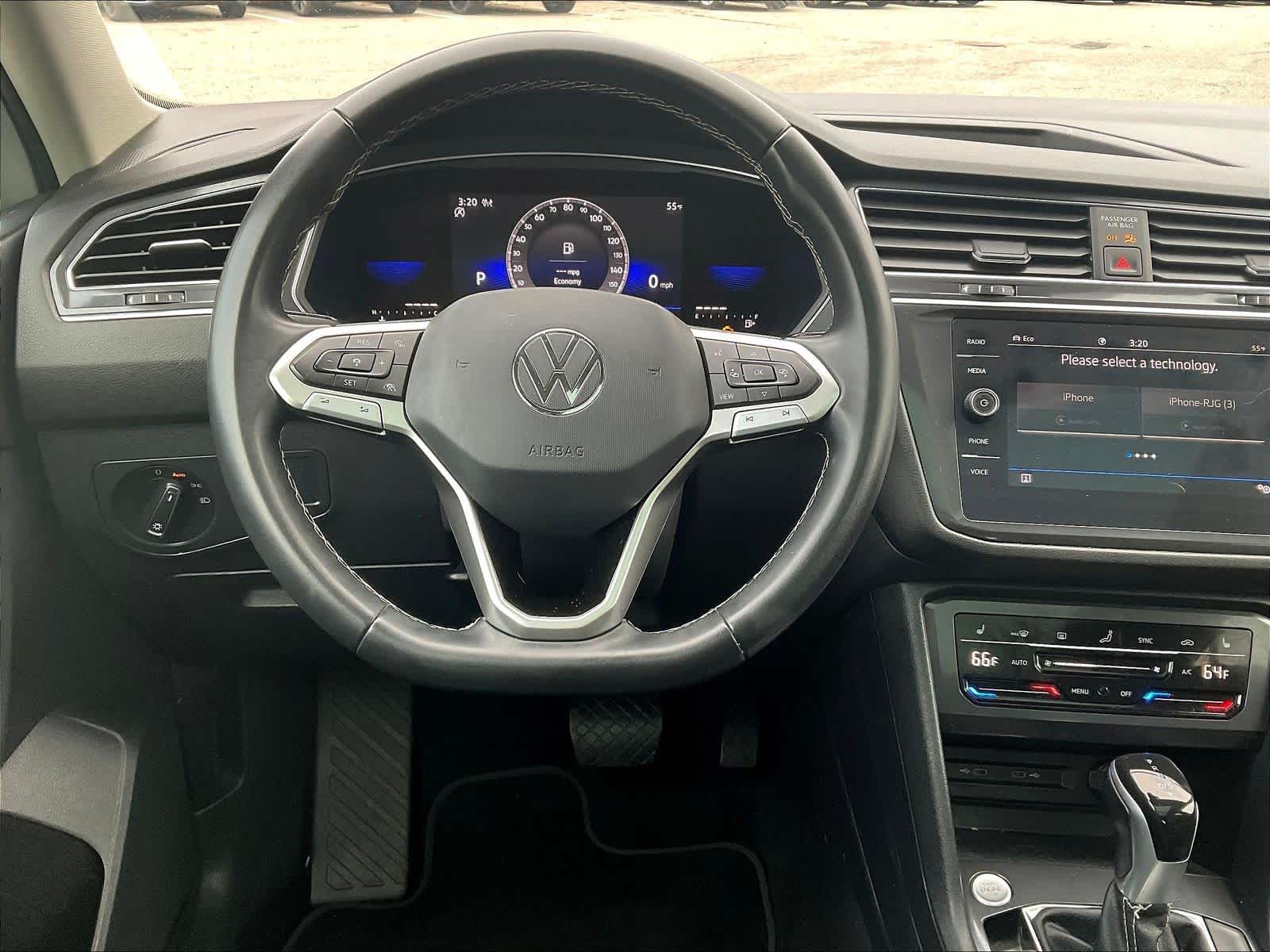 2022 Volkswagen Tiguan SE - Photo 17