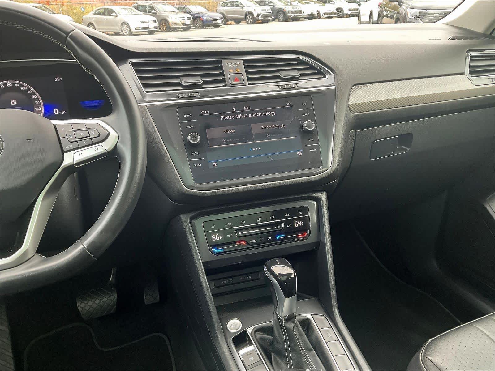 2022 Volkswagen Tiguan SE - Photo 18