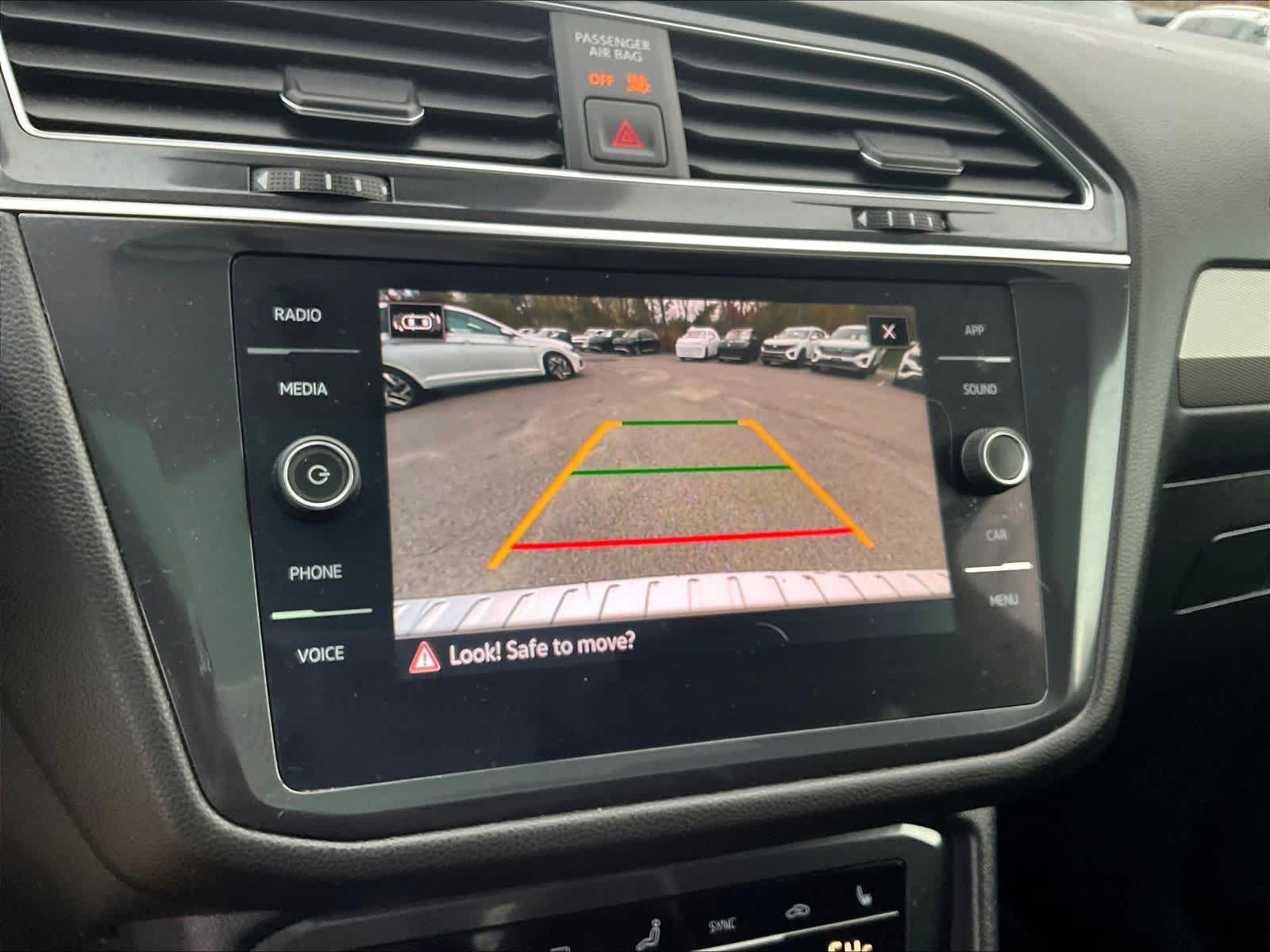 2022 Volkswagen Tiguan SE - Photo 19