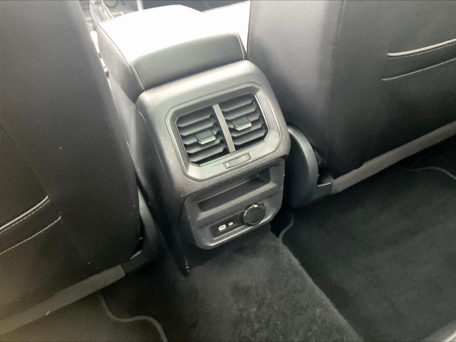 2022 Volkswagen Tiguan SE - Photo 27