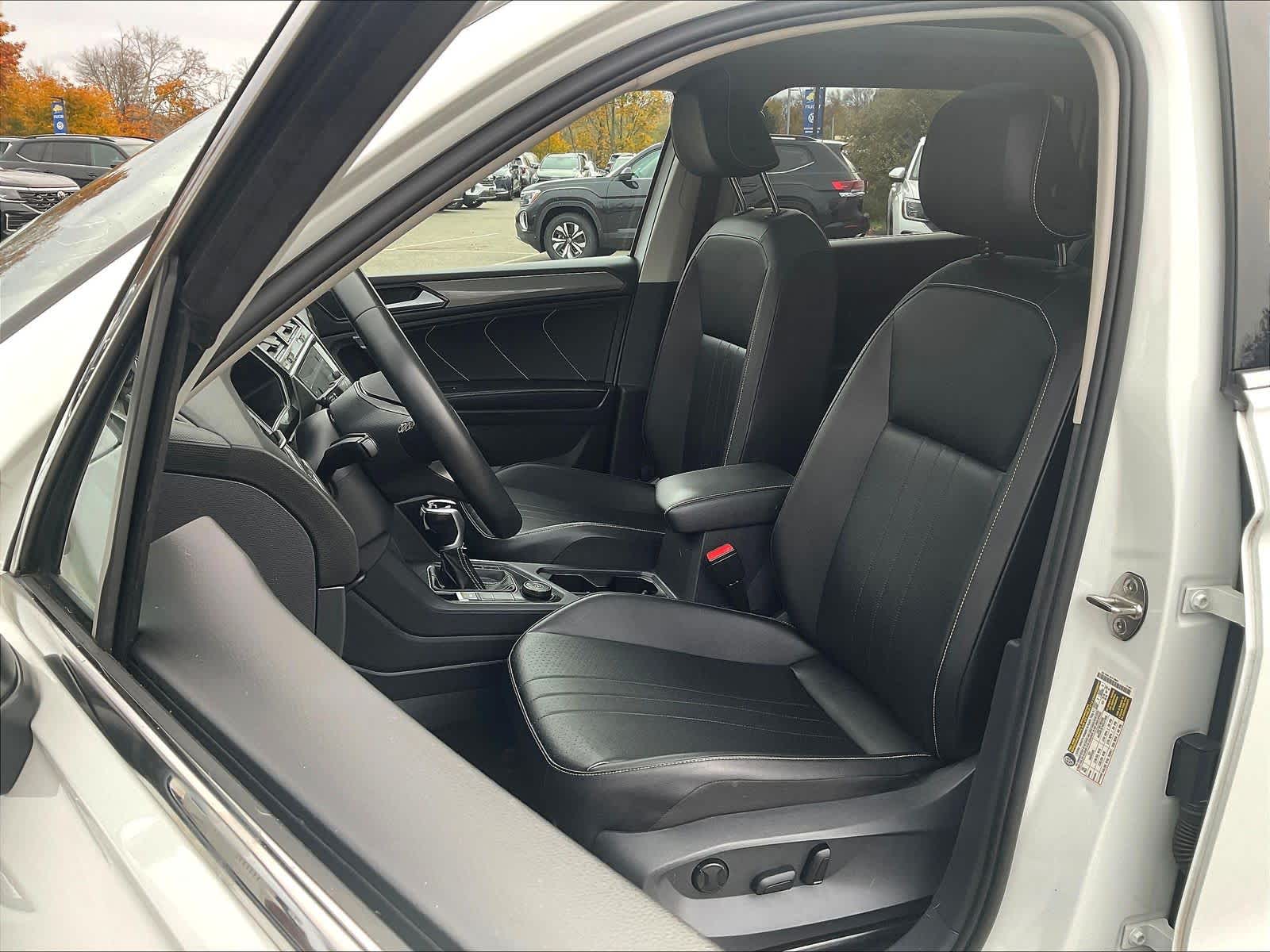 2022 Volkswagen Tiguan SE - Photo 10