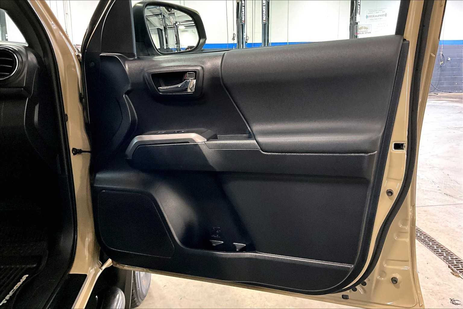 2019 Toyota Tacoma TRD Sport - Photo 12
