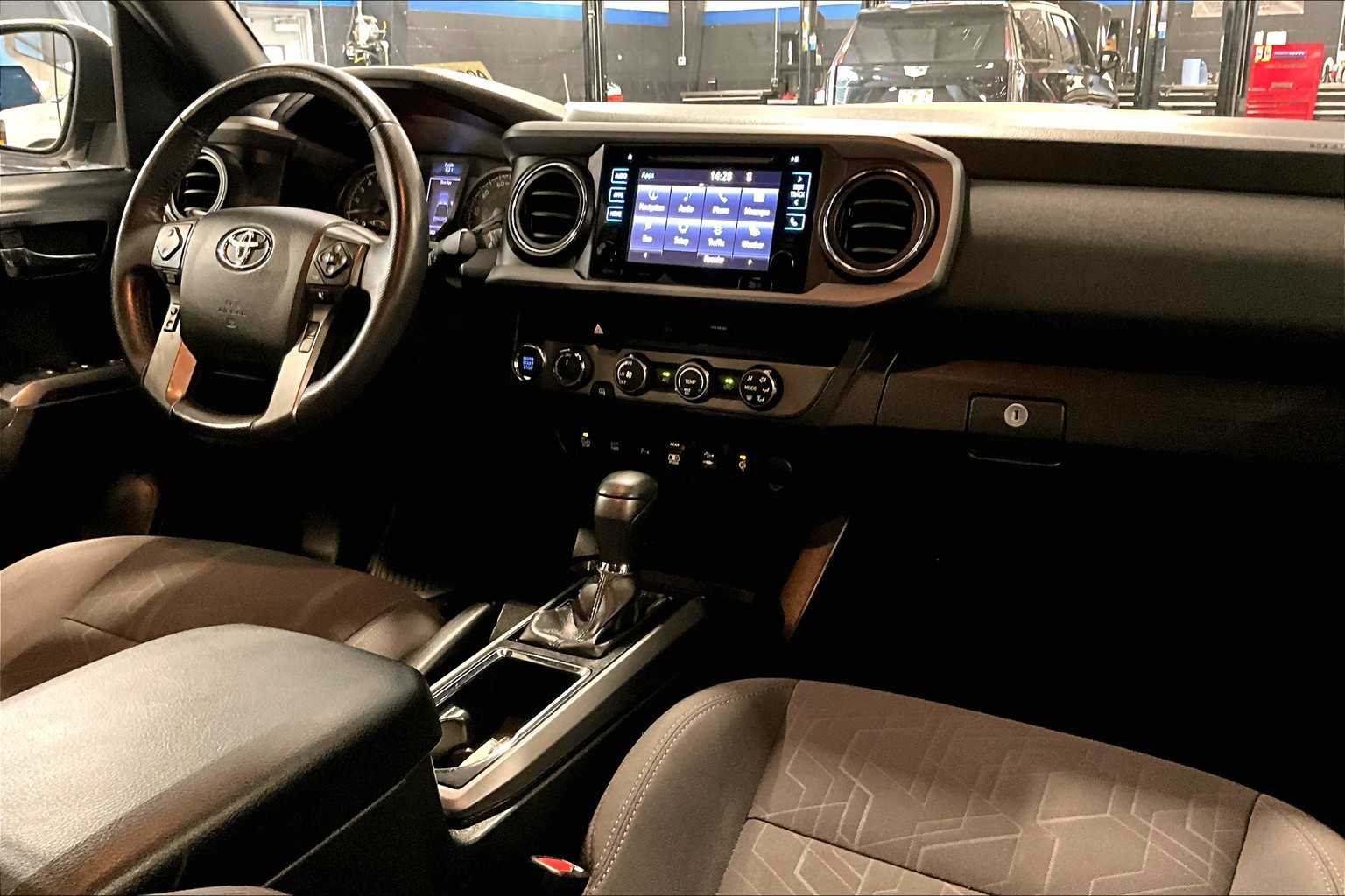 2019 Toyota Tacoma TRD Sport - Photo 14