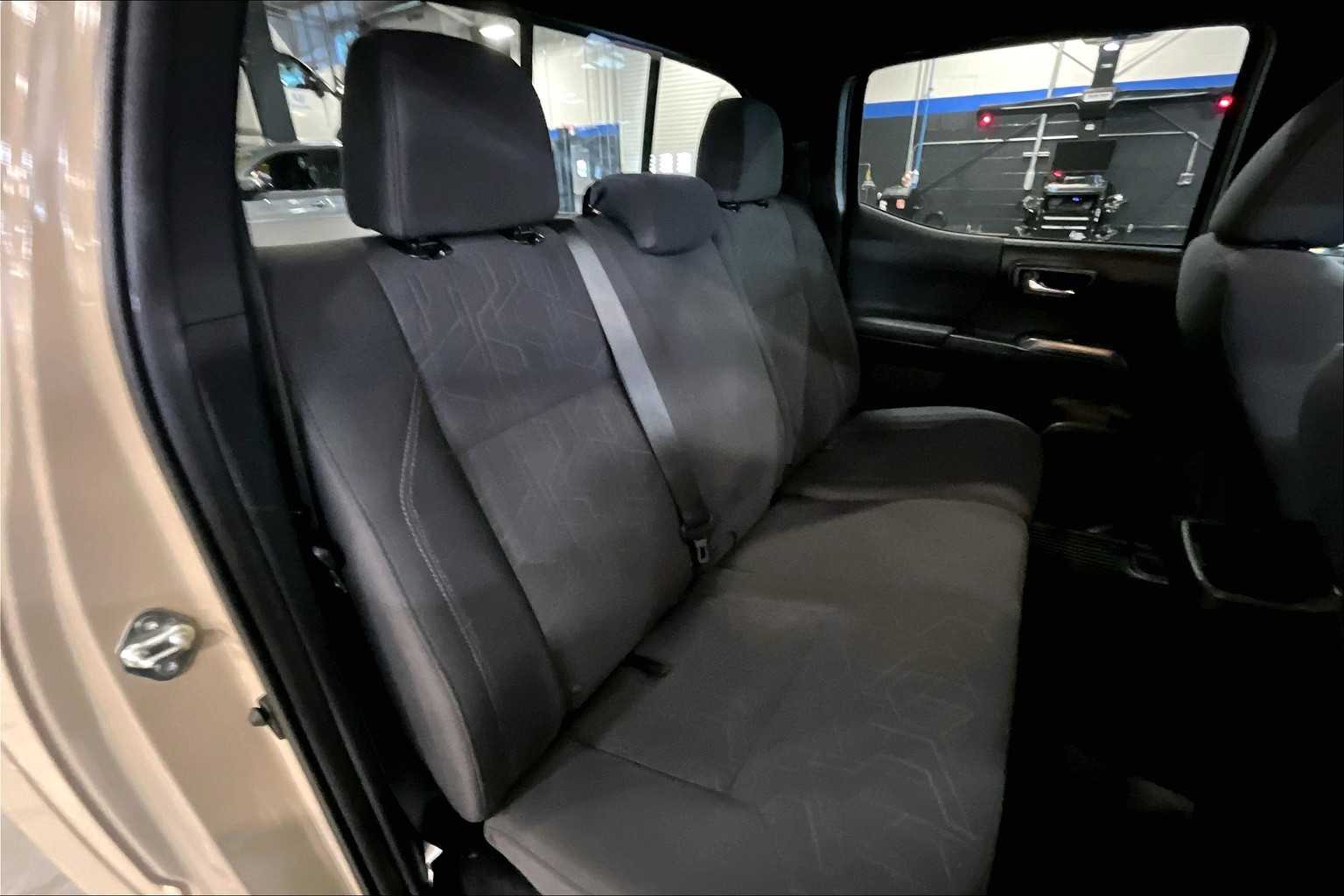 2019 Toyota Tacoma TRD Sport - Photo 16