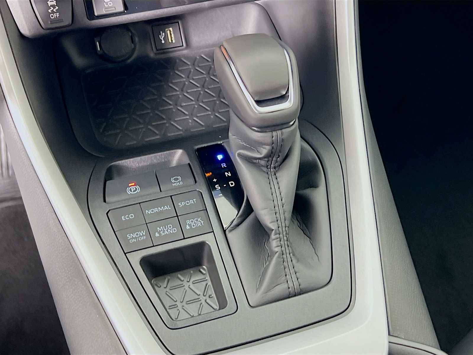 2025 Toyota RAV4 XLE Premium - Photo 11