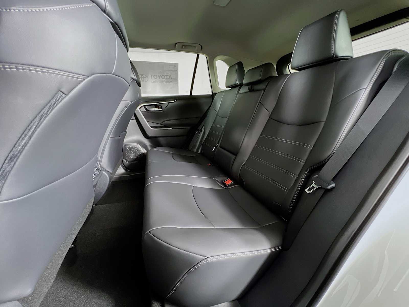 2025 Toyota RAV4 XLE Premium - Photo 13