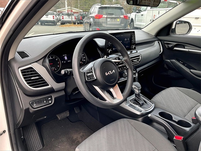 2023 Kia Seltos LX - Photo 14