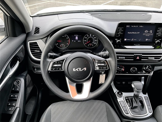 2023 Kia Seltos LX - Photo 5
