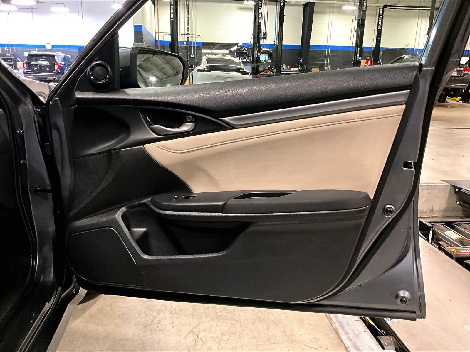 2018 Honda Civic Hatchback EX - Photo 12