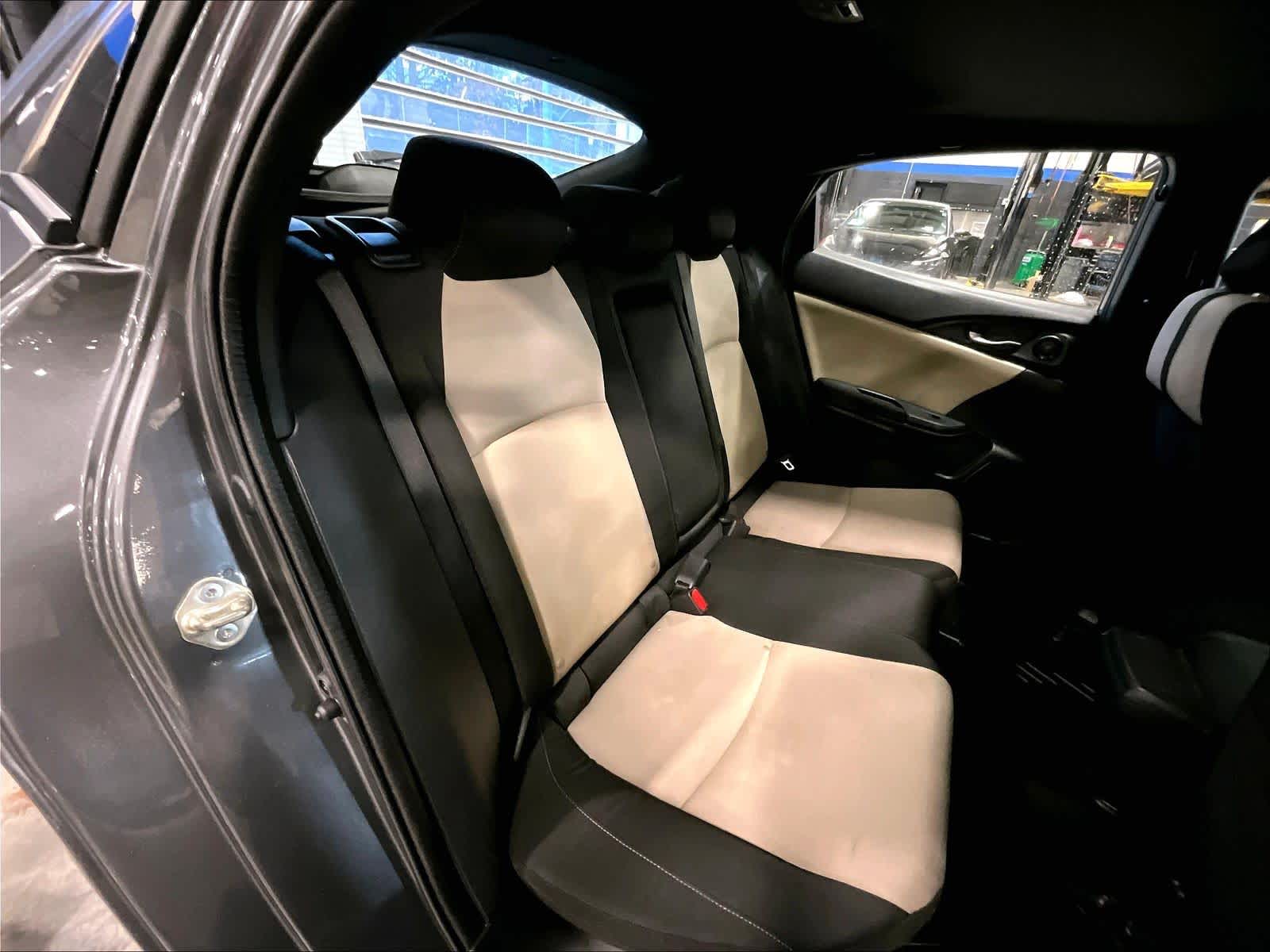 2018 Honda Civic Hatchback EX - Photo 16