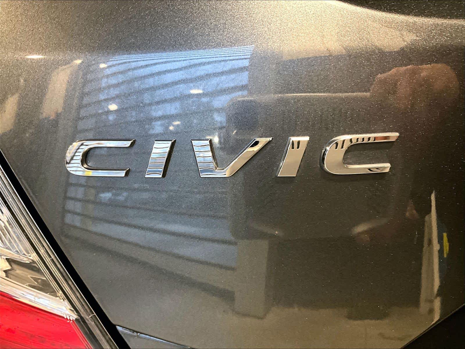 2018 Honda Civic Hatchback EX - Photo 29