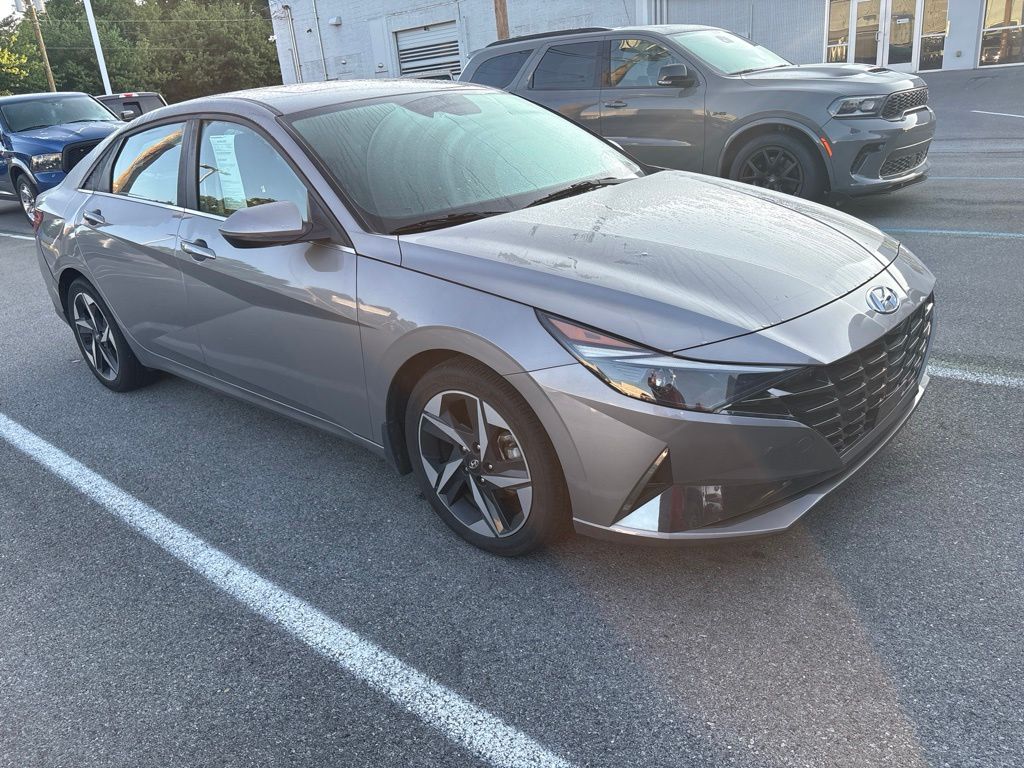 2022 Hyundai Elantra SEL - Photo 1