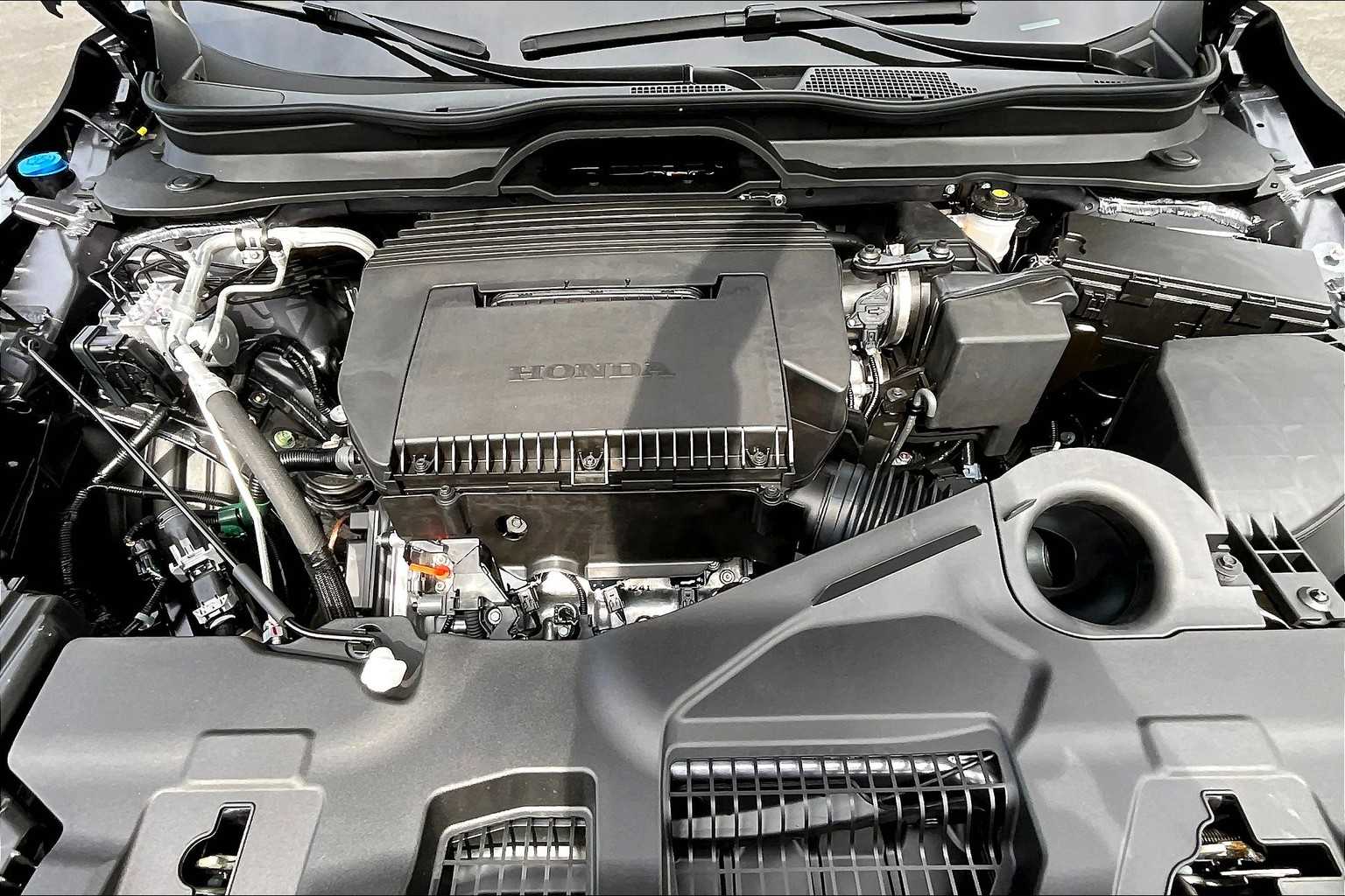 2025 Honda Pilot Touring - Photo 16