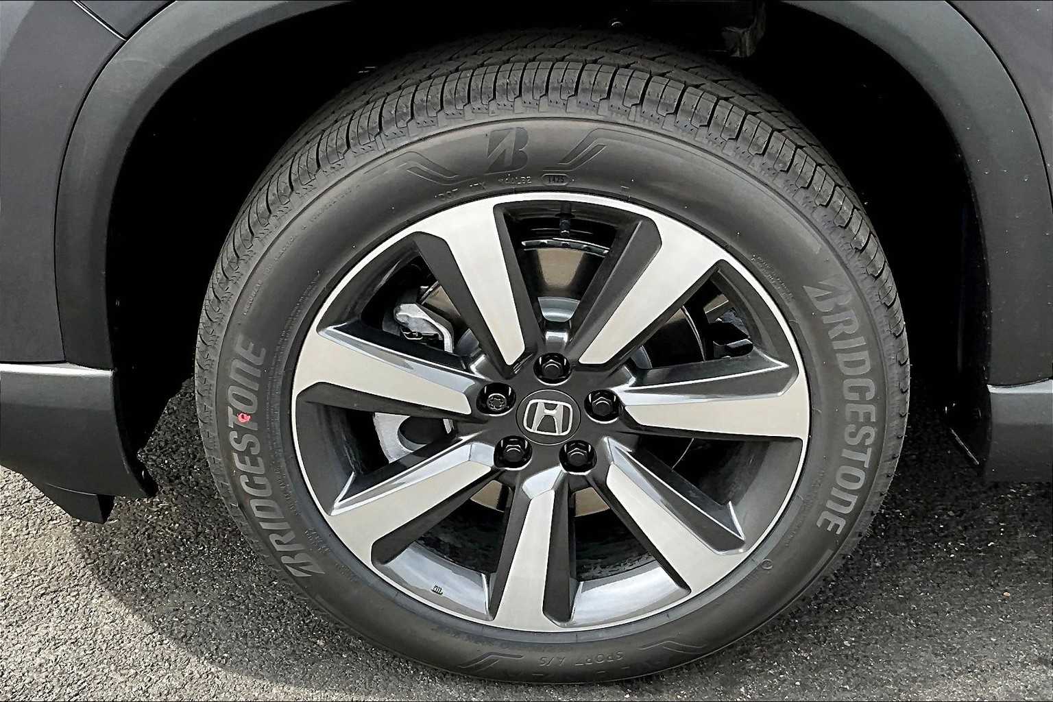 2025 Honda Pilot Touring - Photo 8