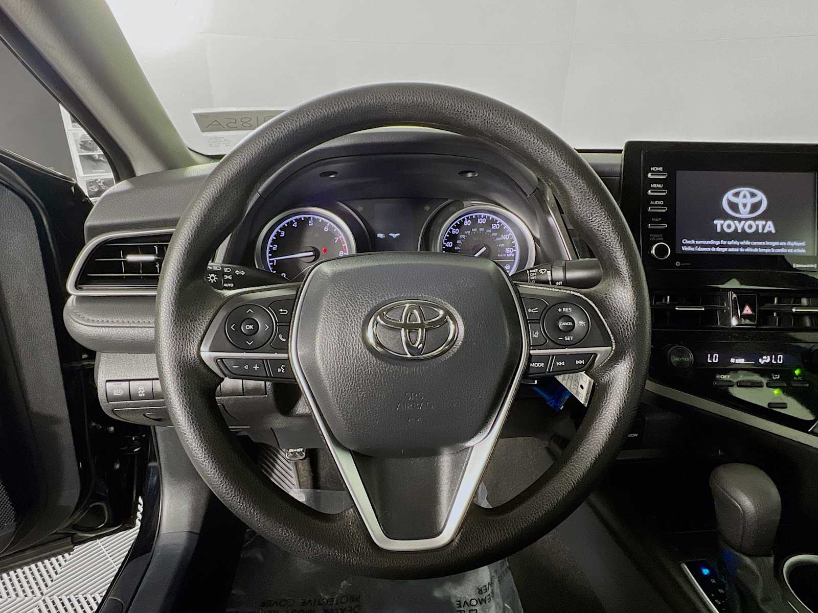 2022 Toyota Camry LE - Photo 11