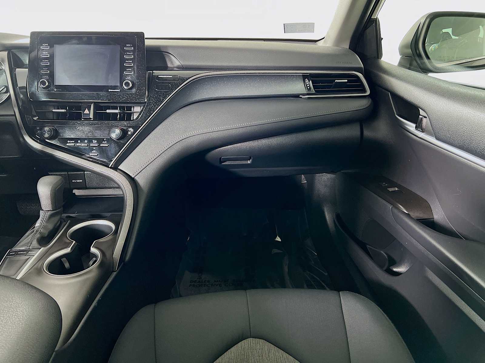2022 Toyota Camry LE - Photo 22