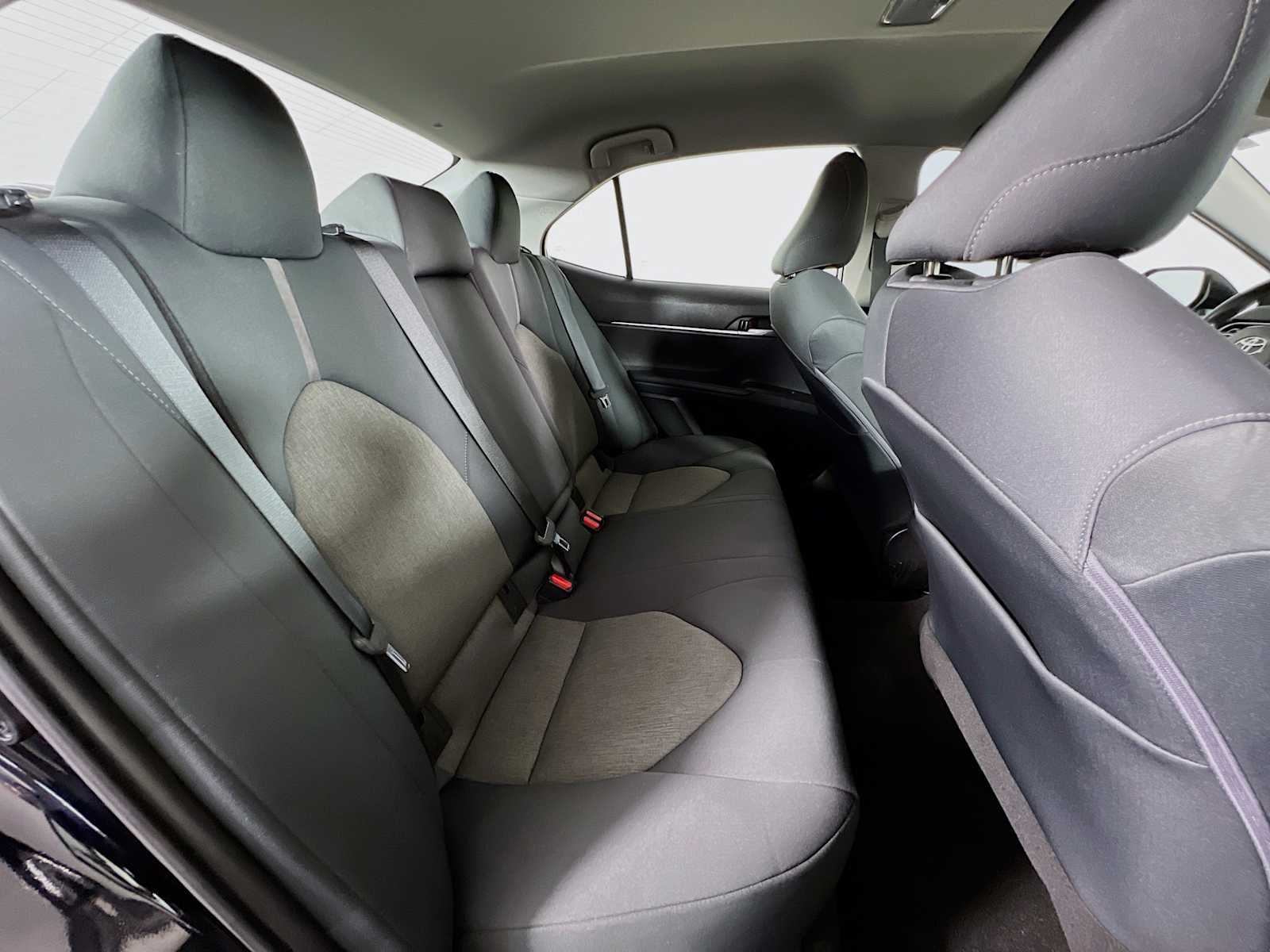 2022 Toyota Camry LE - Photo 25