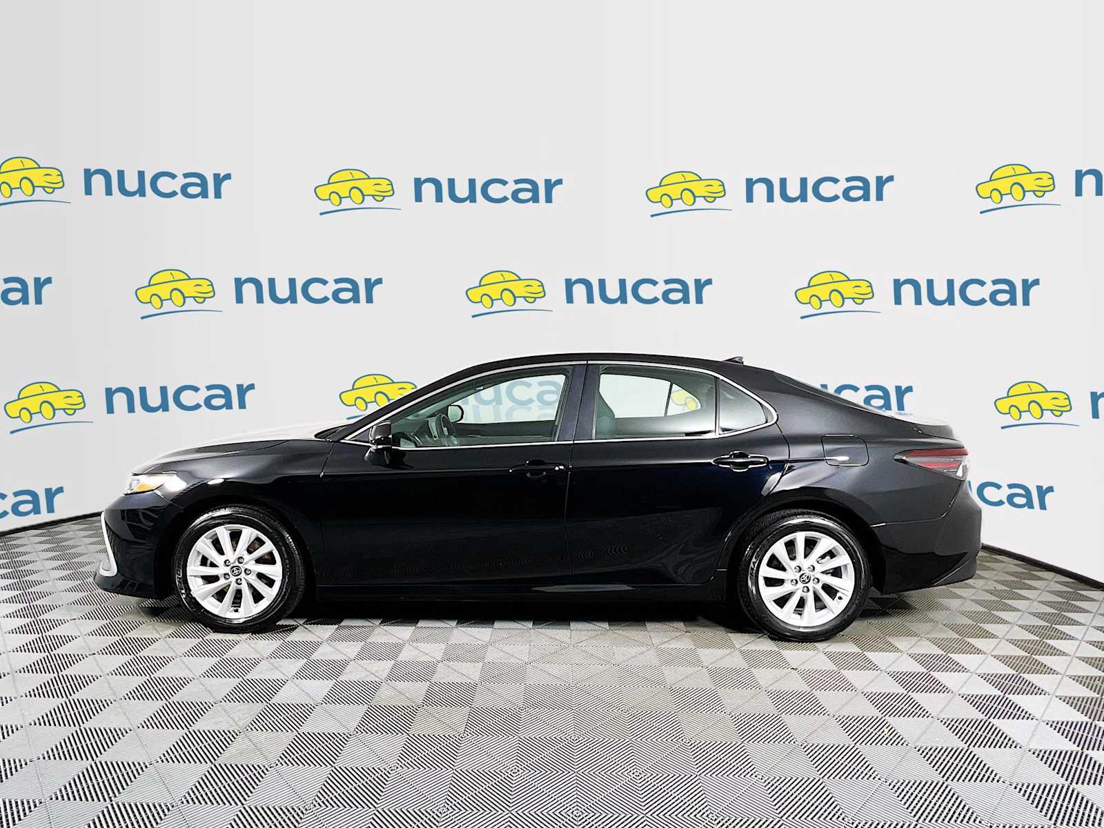 2022 Toyota Camry LE - Photo 4