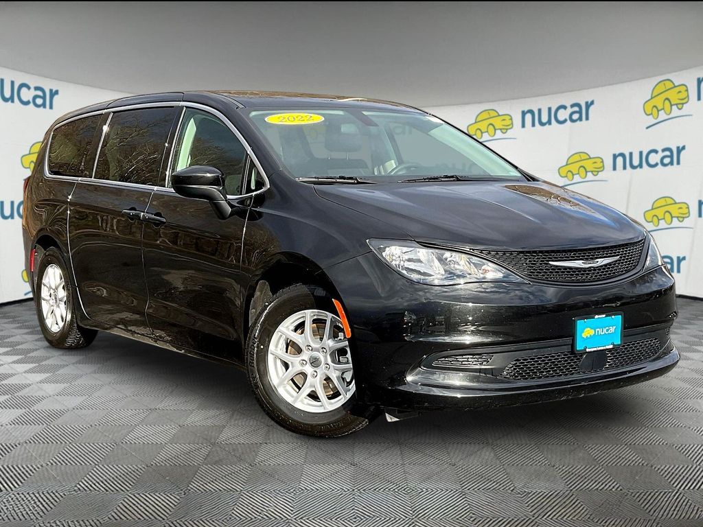 2022 Chrysler Voyager LX